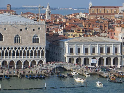 Ponte della Paglia in Venice Italy (Bridge of Straw)